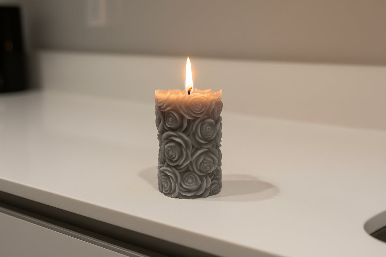 THE LUKE LOLA ESSENTIALS LUKELOLA-CANDLES